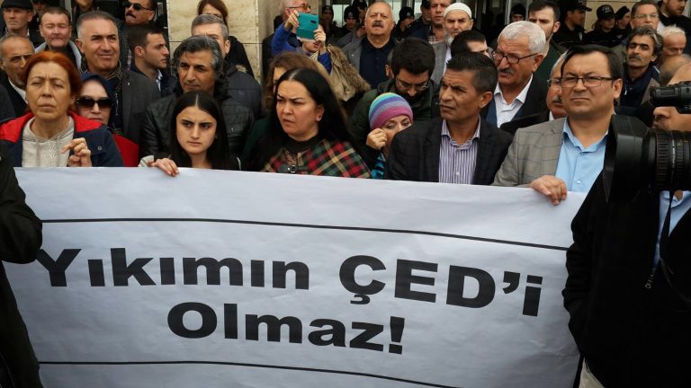 TMMOB İSTANBUL İKK “YIKIMIN ÇED’İ OLMAZ” DİYEREK KANAL İSTANBUL HALKIN KATILIM TOPLANTISINI PROTESTO ETTİ.